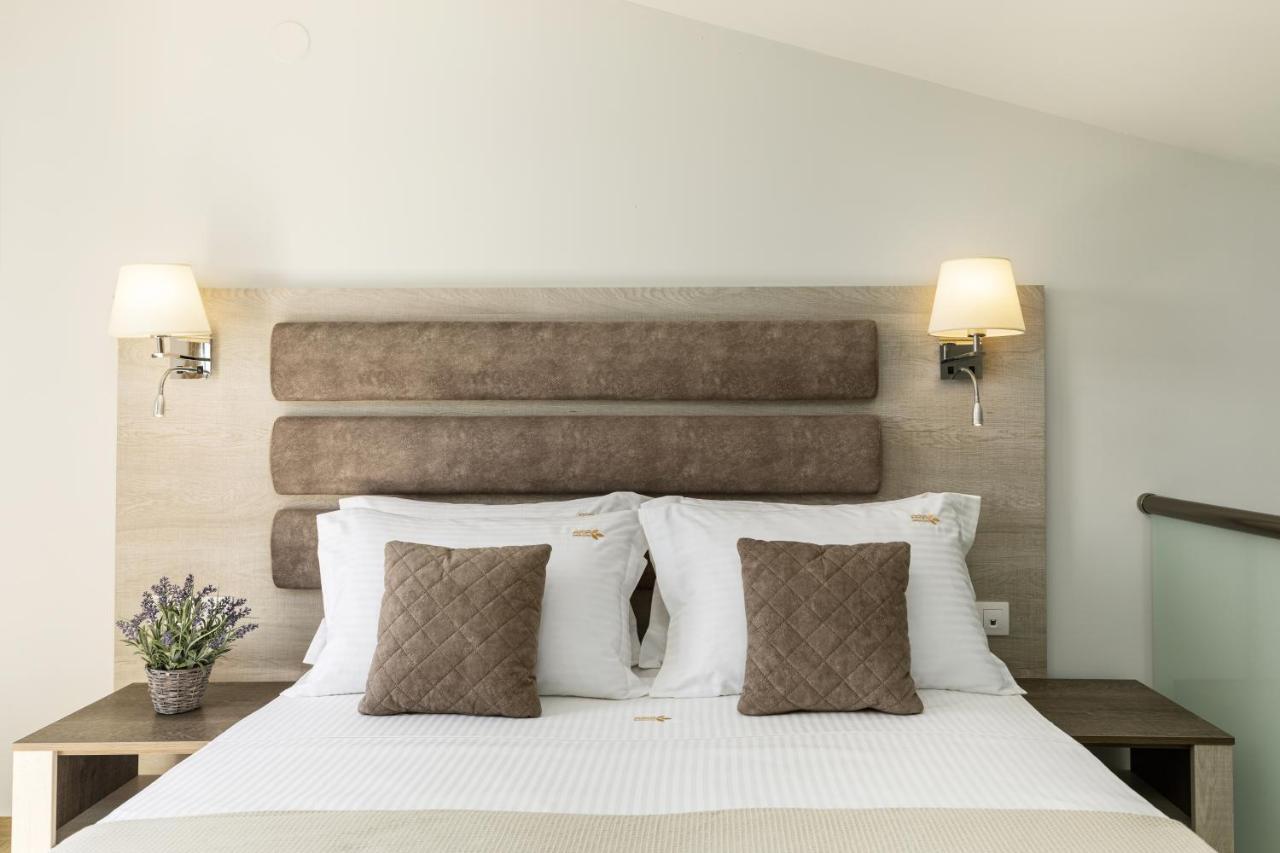 Aria Garden Suites Nikiti  Buitenkant foto