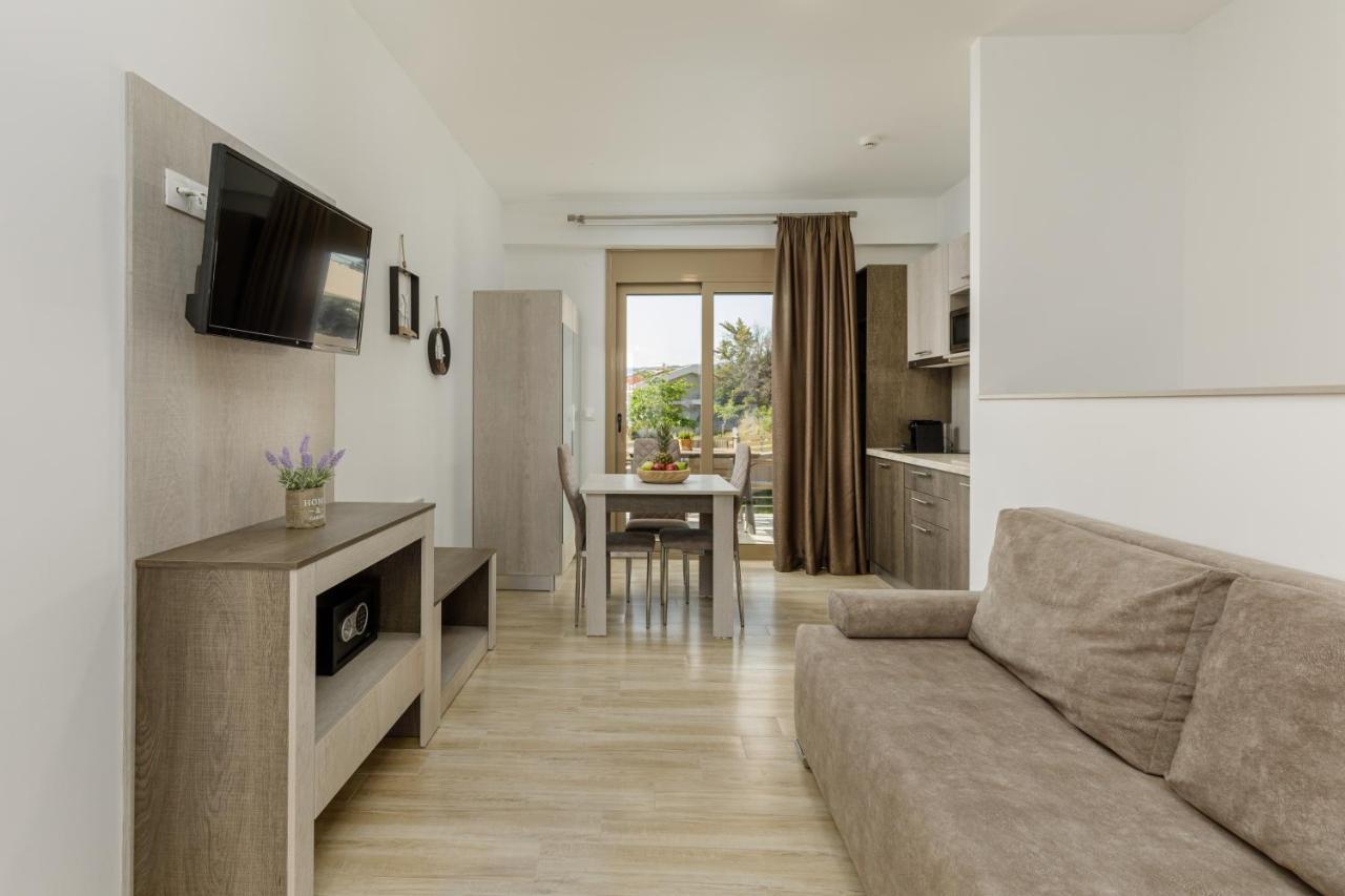 Aria Garden Suites Nikiti  Buitenkant foto