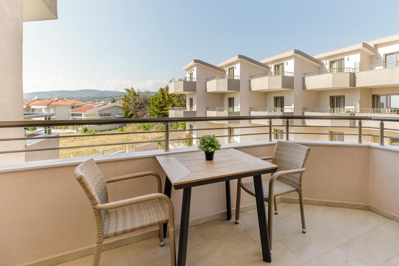 Aria Garden Suites Nikiti  Buitenkant foto