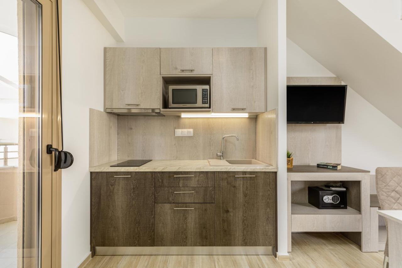 Aria Garden Suites Nikiti  Buitenkant foto