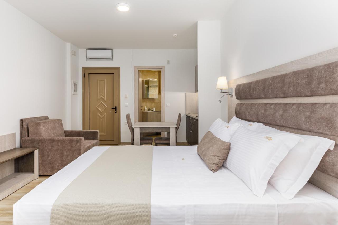 Aria Garden Suites Nikiti  Buitenkant foto