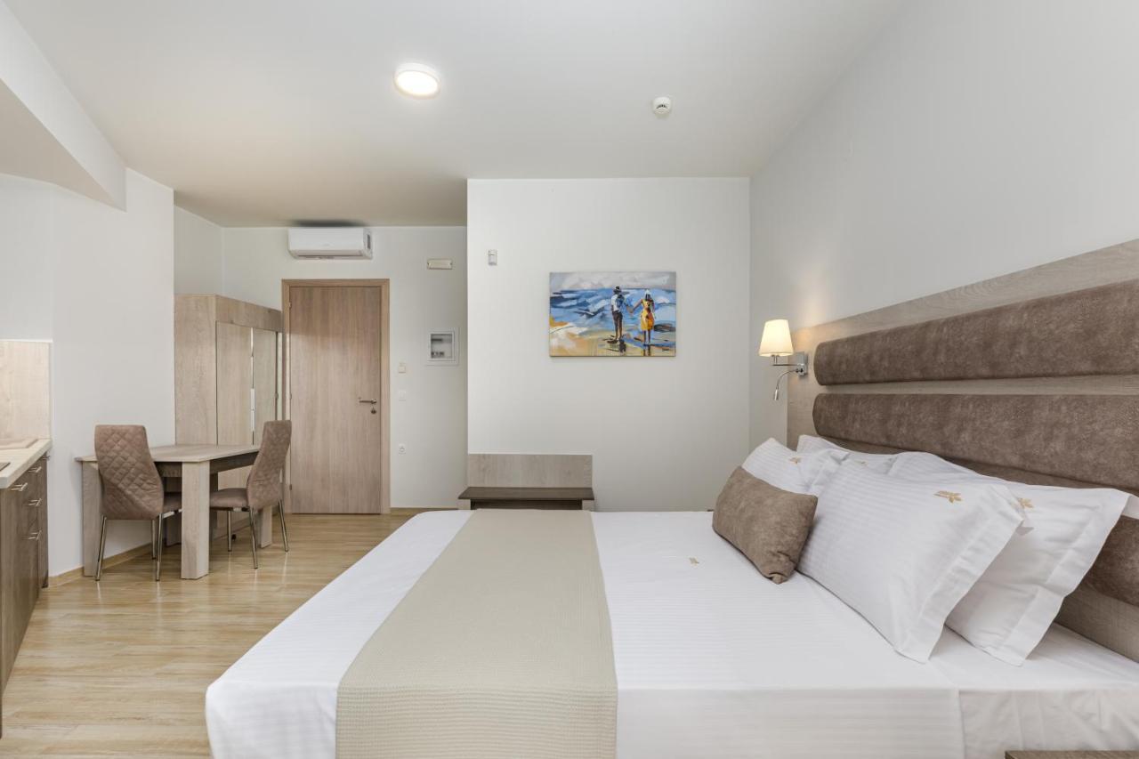 Aria Garden Suites Nikiti  Buitenkant foto