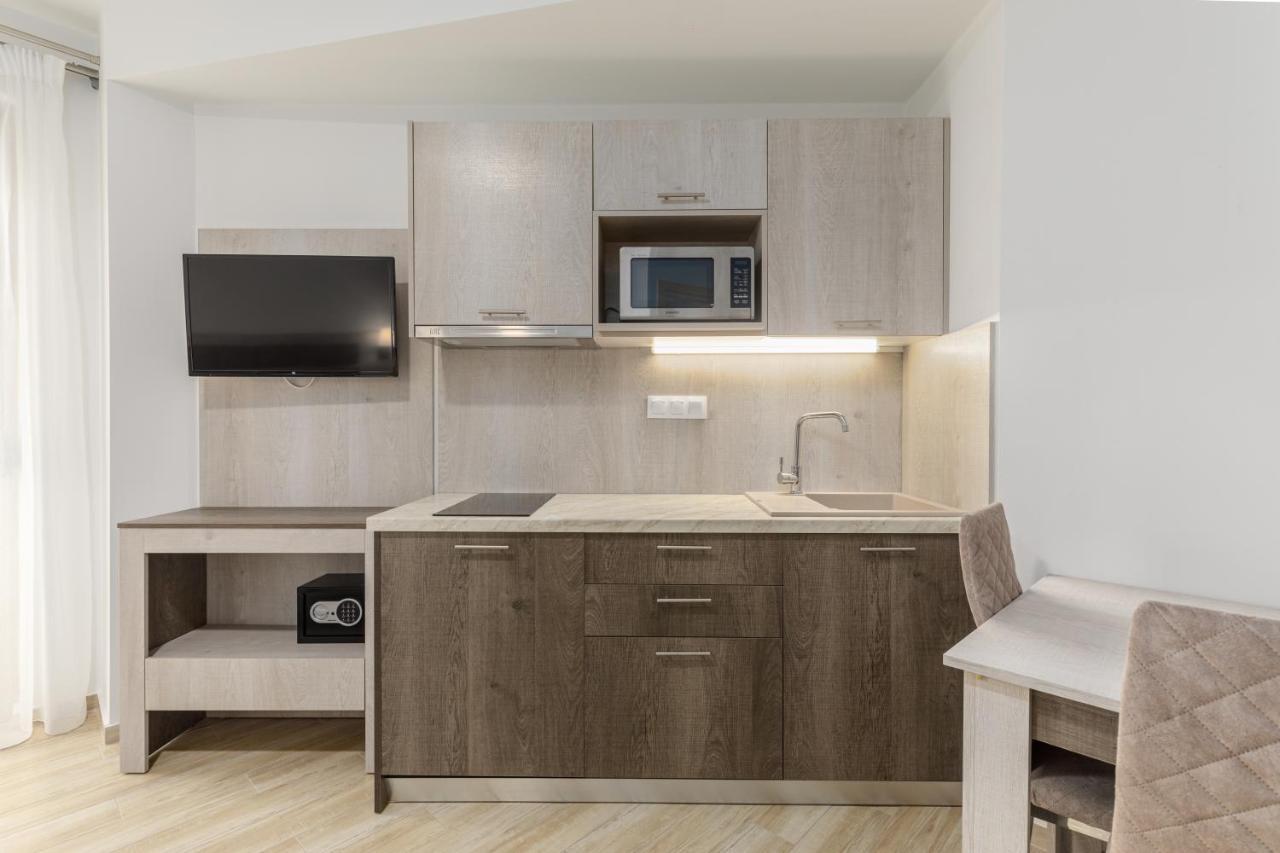 Aria Garden Suites Nikiti  Buitenkant foto
